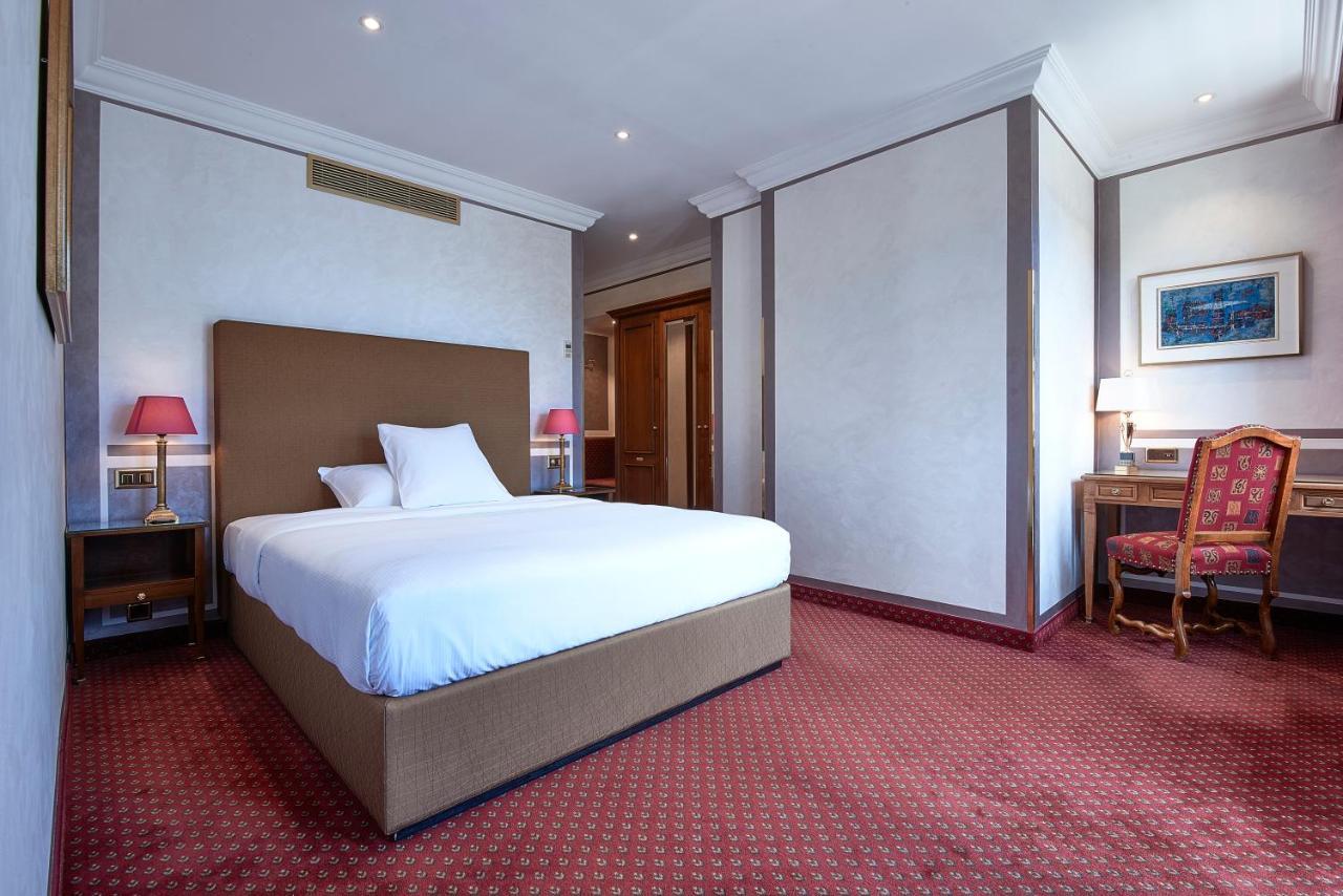 Hotel D'Alleves Geneva Bagian luar foto