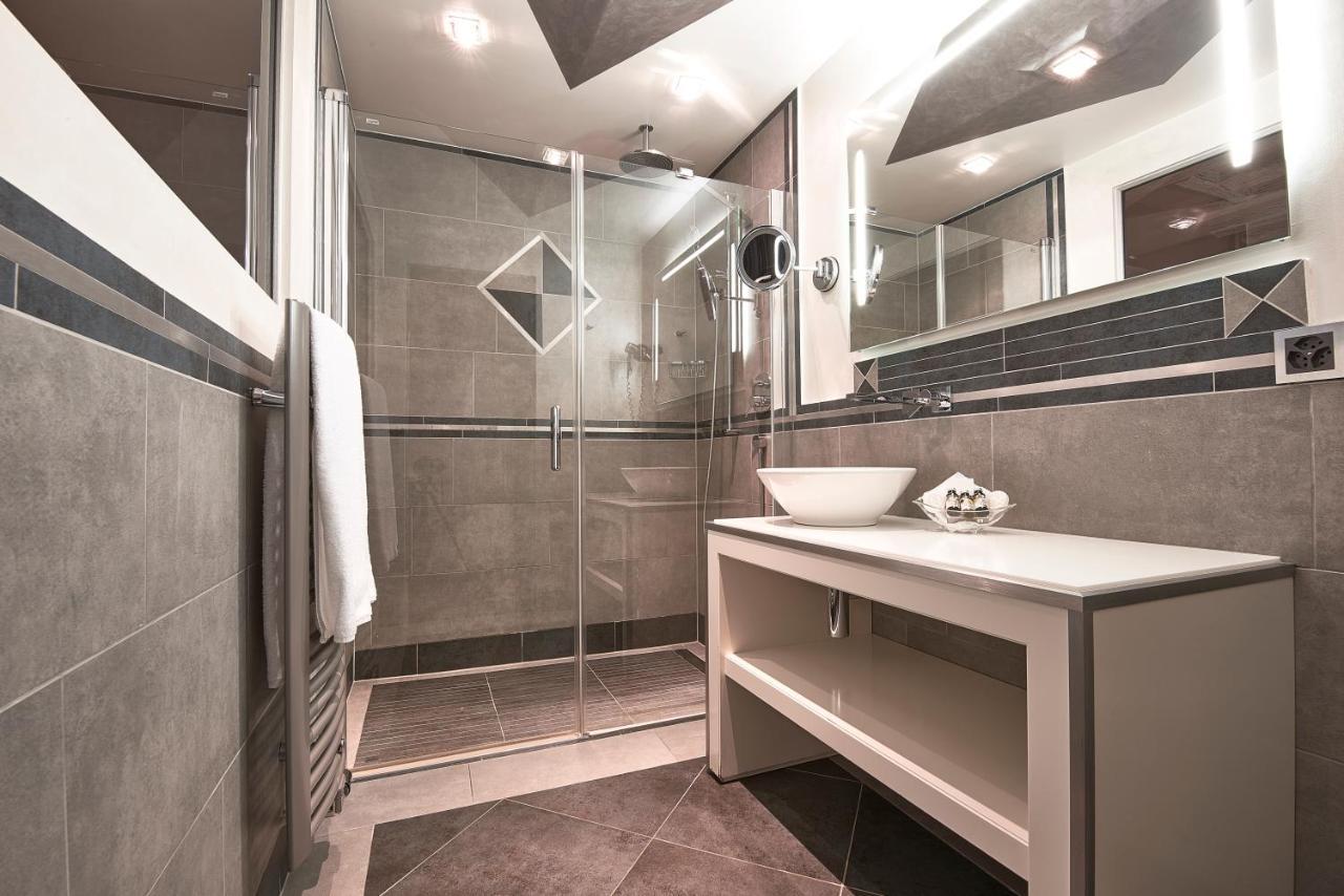 Hotel D'Alleves Geneva Bagian luar foto