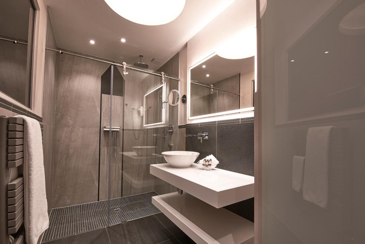Hotel D'Alleves Geneva Bagian luar foto