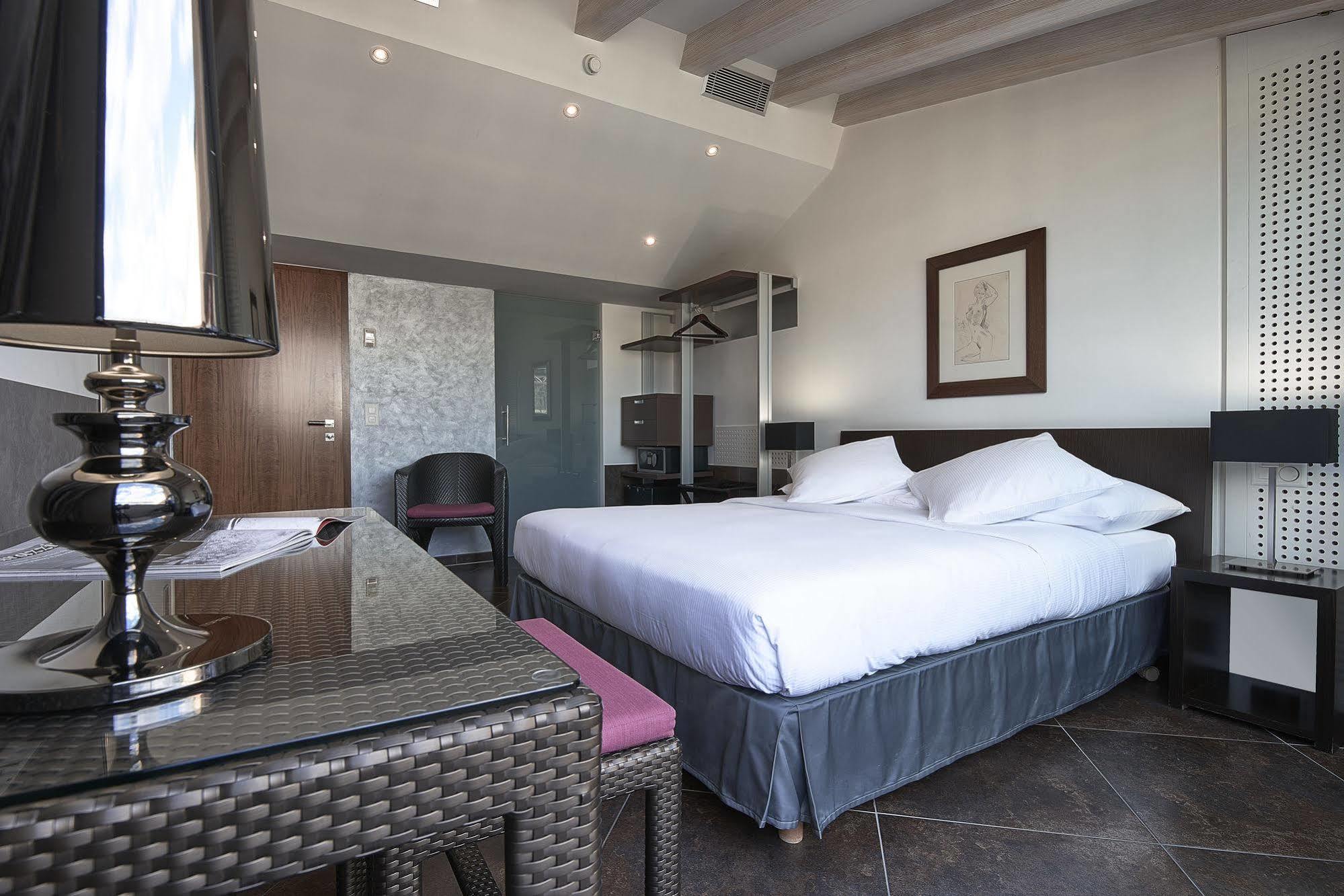 Hotel D'Alleves Geneva Bagian luar foto